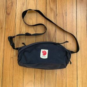 FJÄLLRÄVEN Black Crossbody Bag